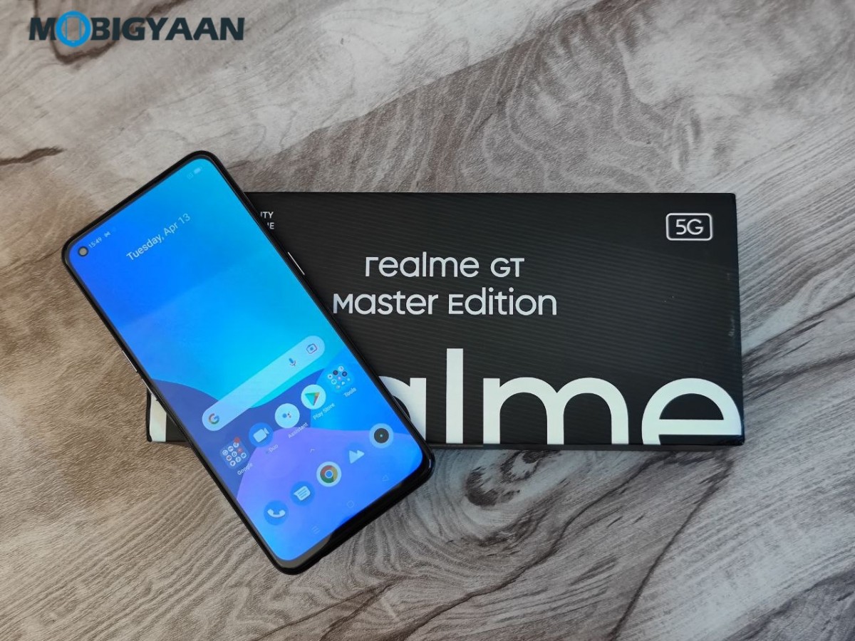 realme GT Master Edition Review Design Display 2