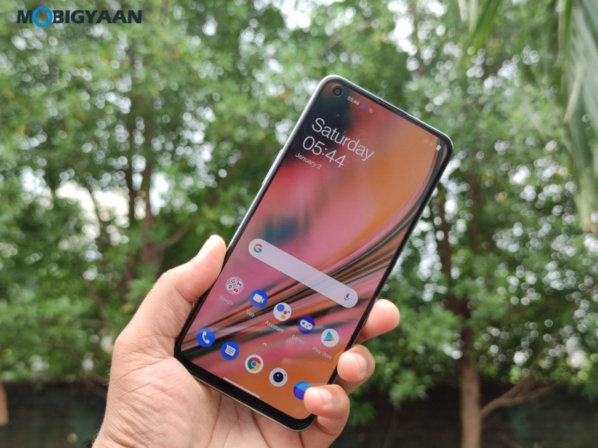 OnePlus Nord 2 5G Review Design 6