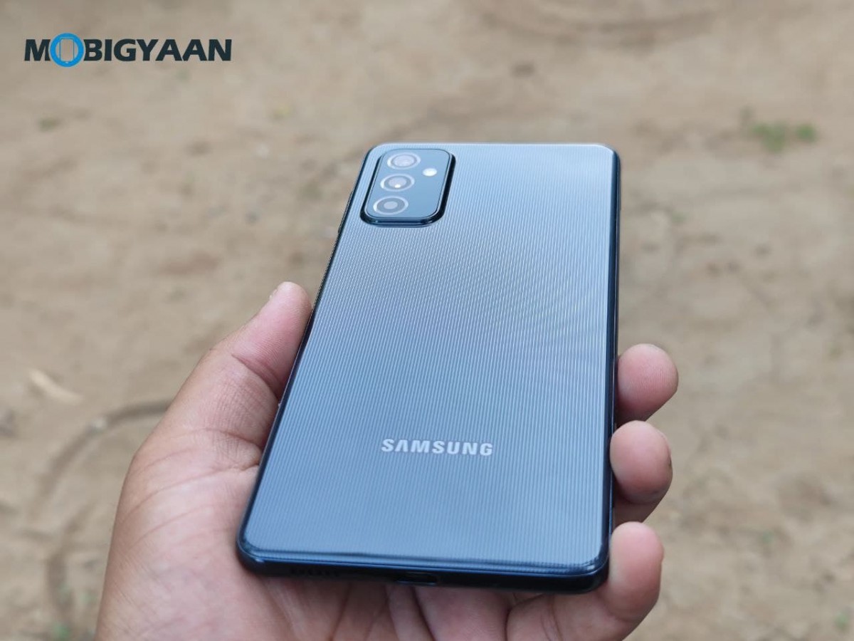 Samsung Galaxy M52 5G Review Design 4