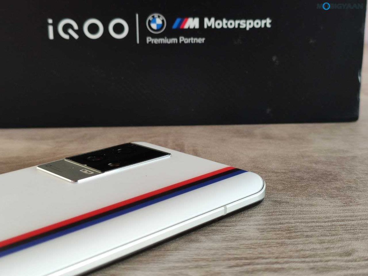 iQOO 9 BMW Edition Review Design Display 24