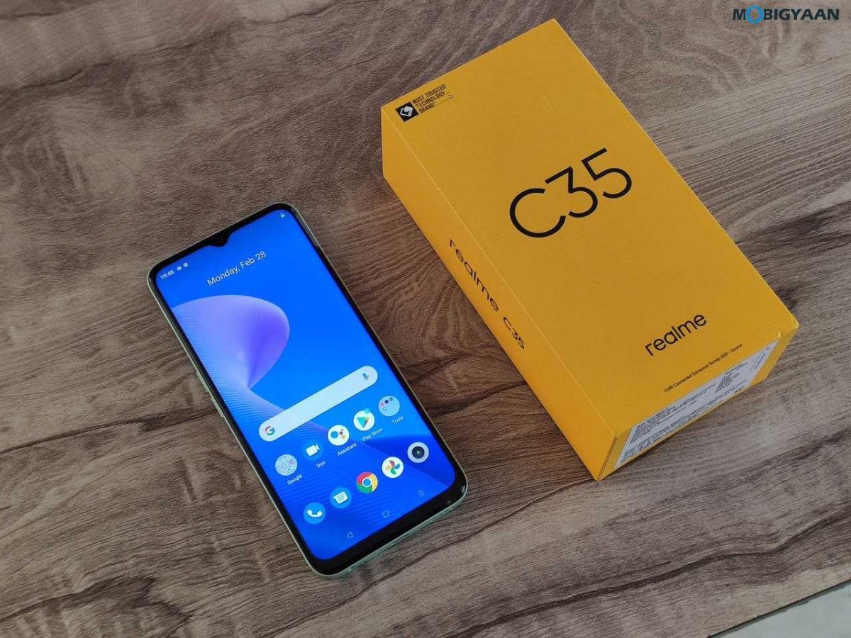 realme C35 Review Design Display 12