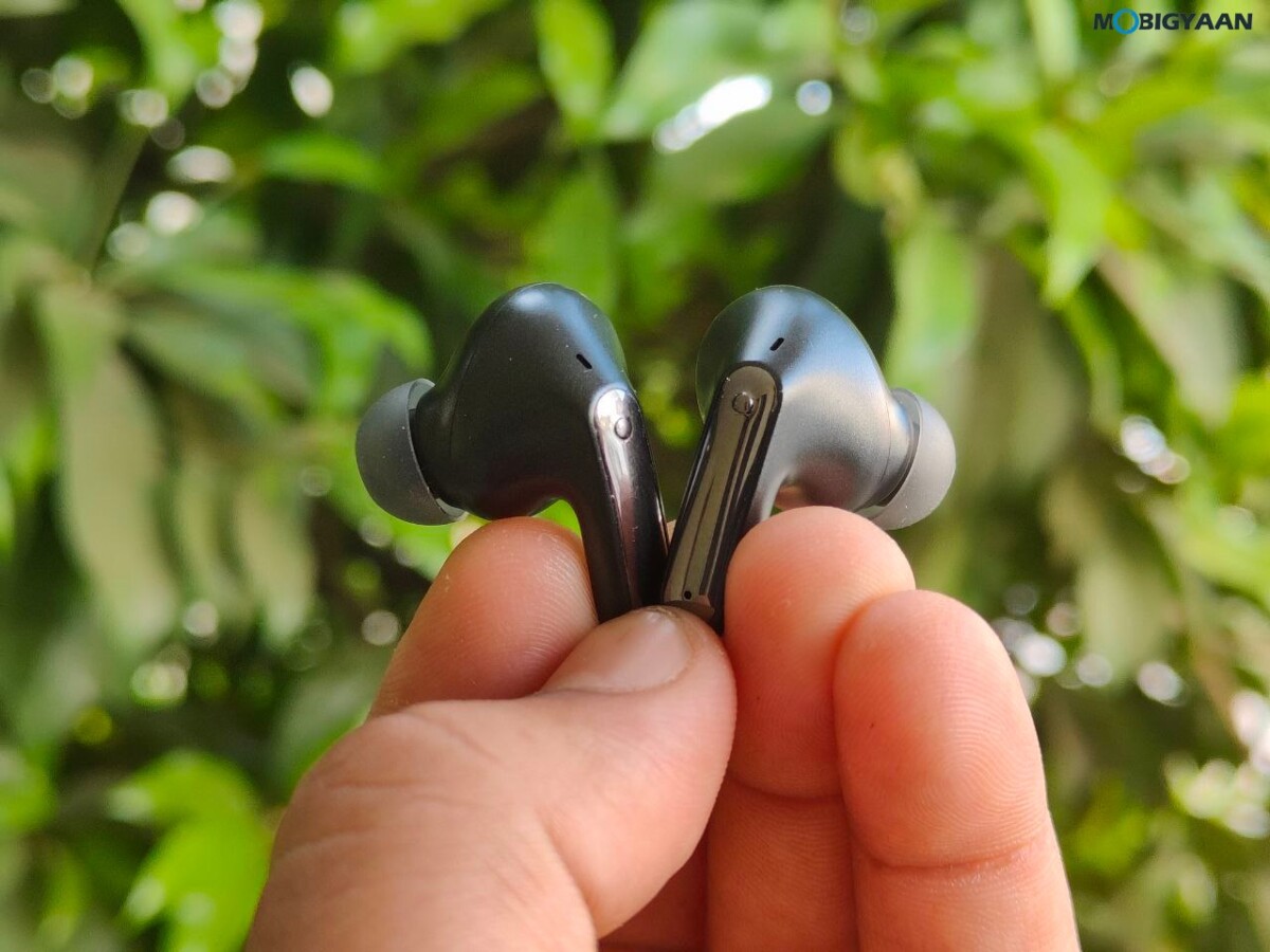 LG TONE Free FP9 Wireless Earbuds Review Design 1