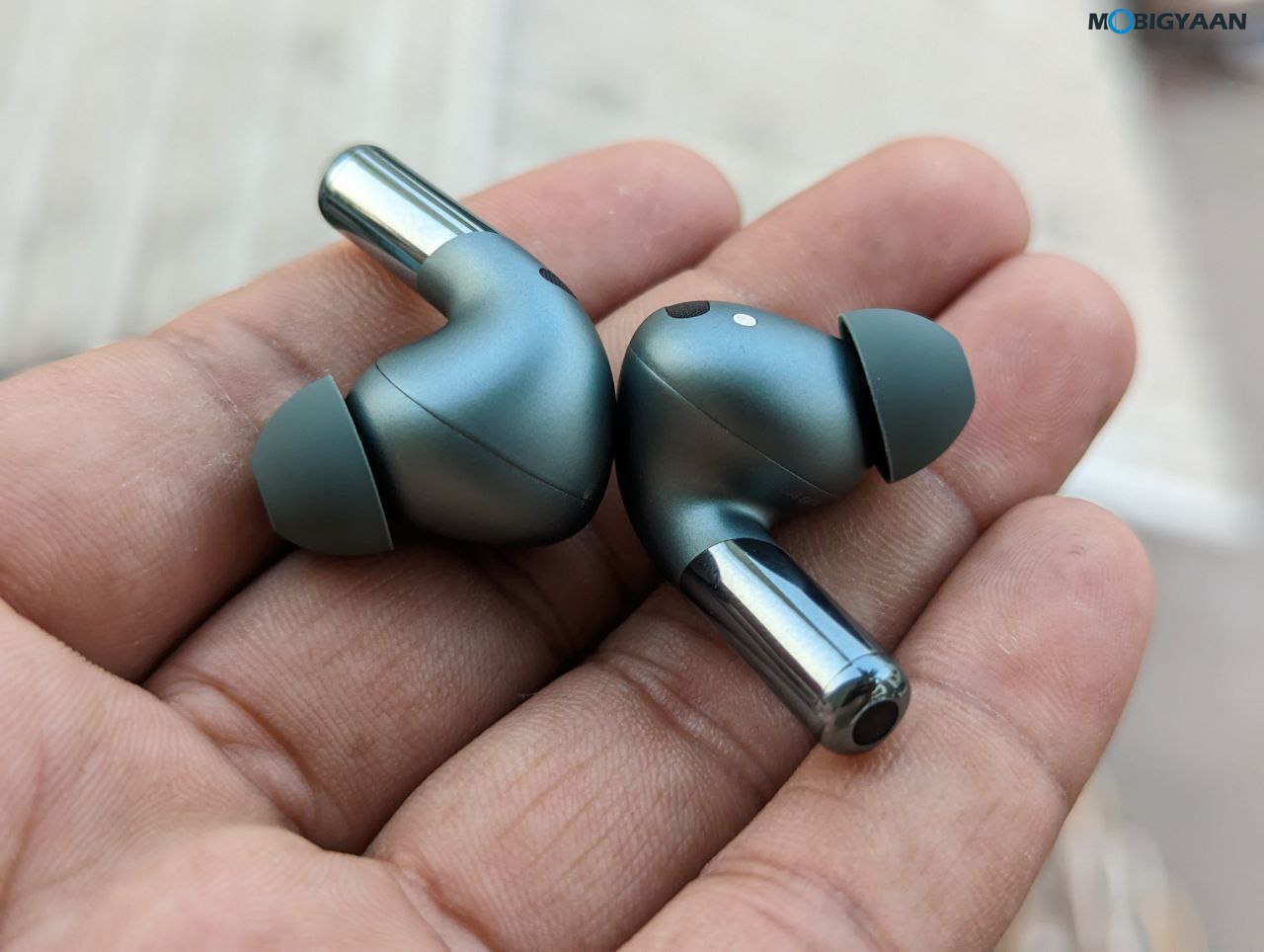 OnePlus Buds Pro 2 Review Design Build Audio Quality 17