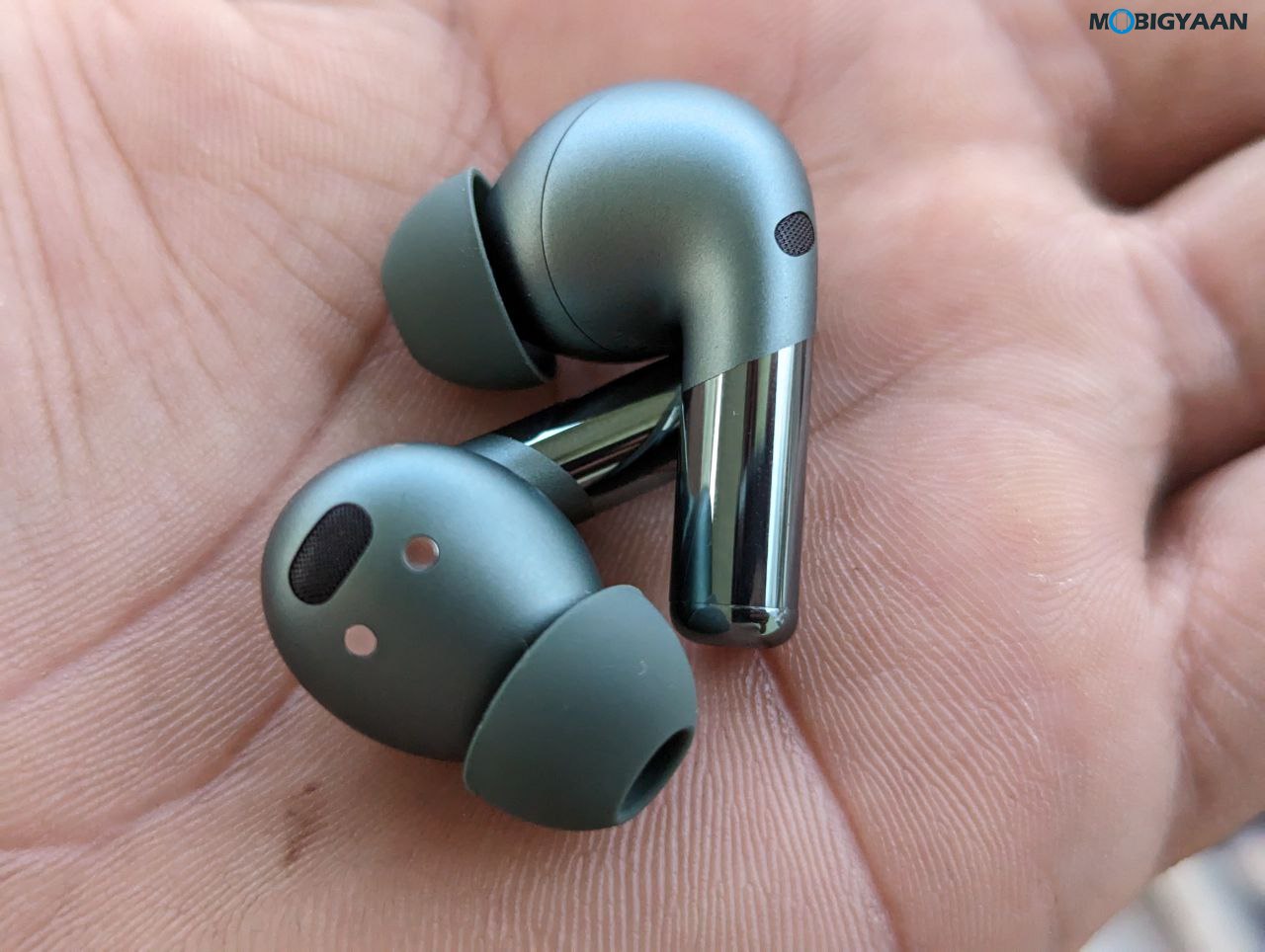 OnePlus Buds Pro 2 Review Design Build Audio Quality 6