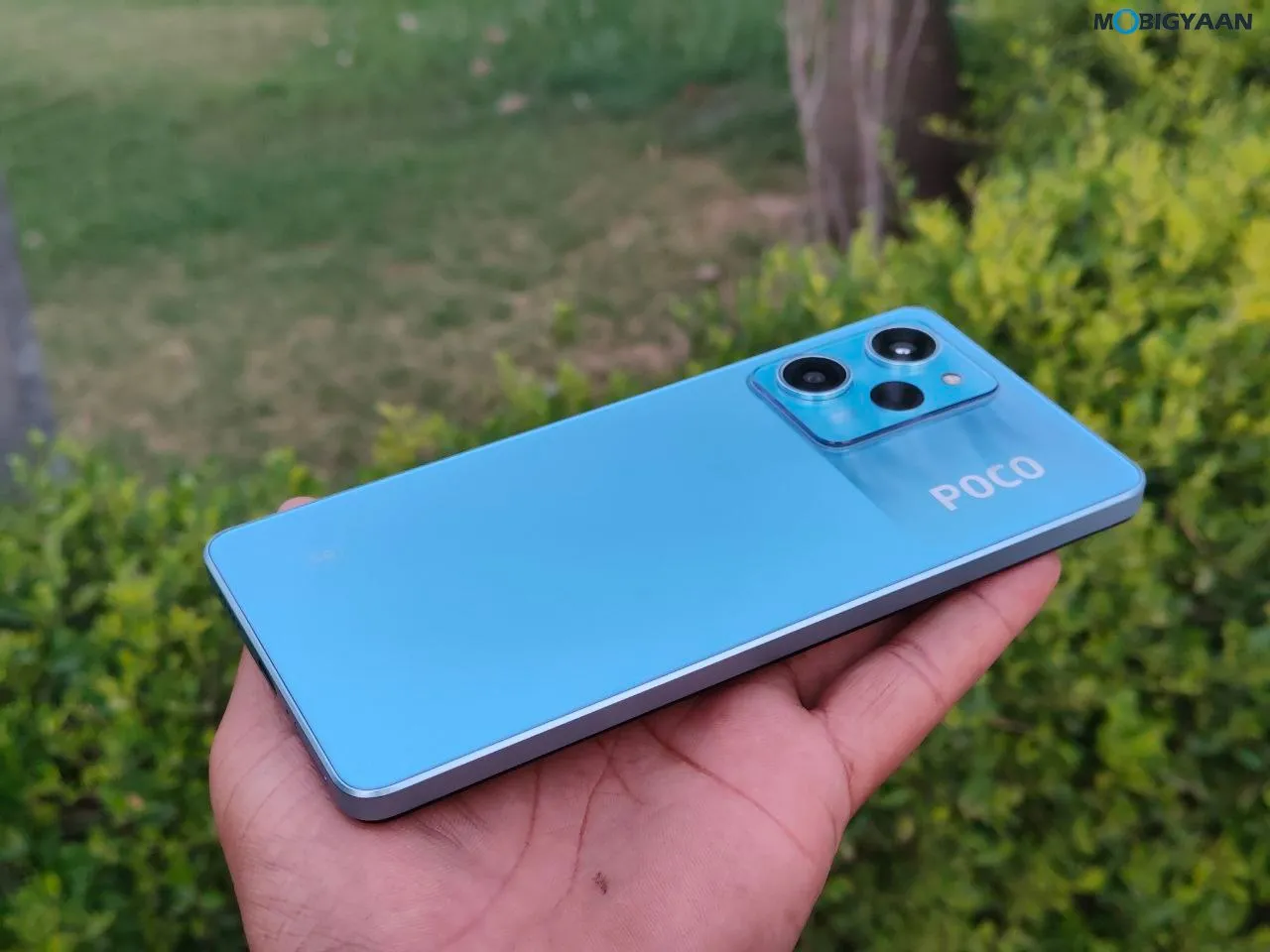 POCO X5 Pro 5G Review Design Display Build Quality 20