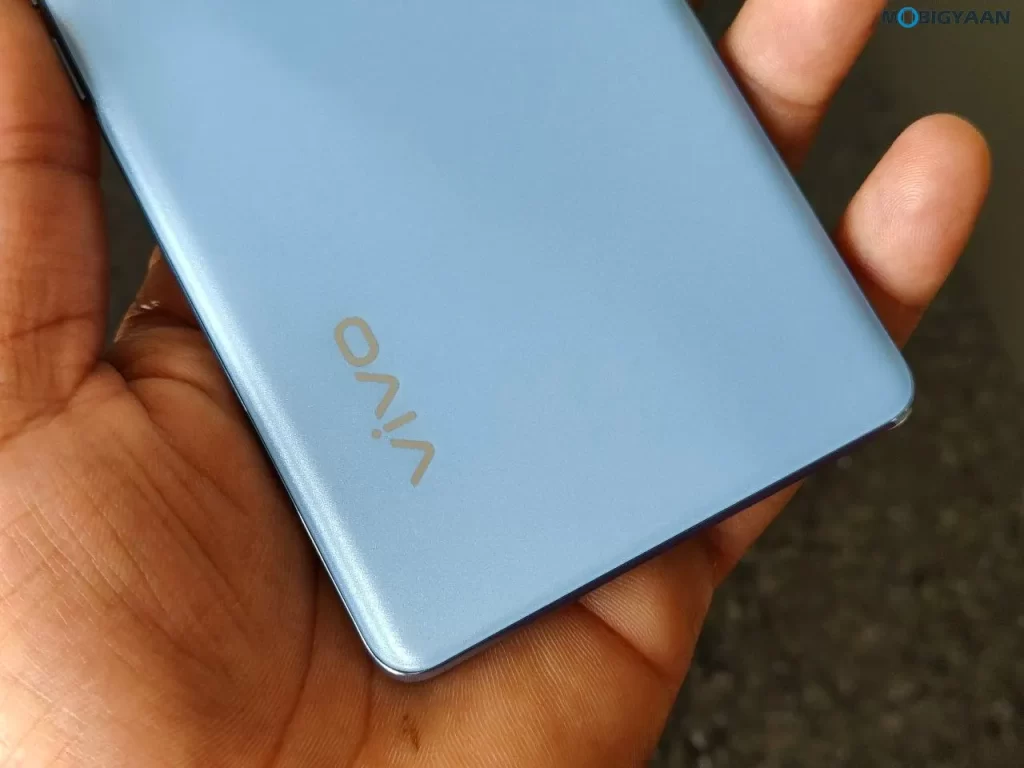 vivo V27 Review Design Display Build Quality 18