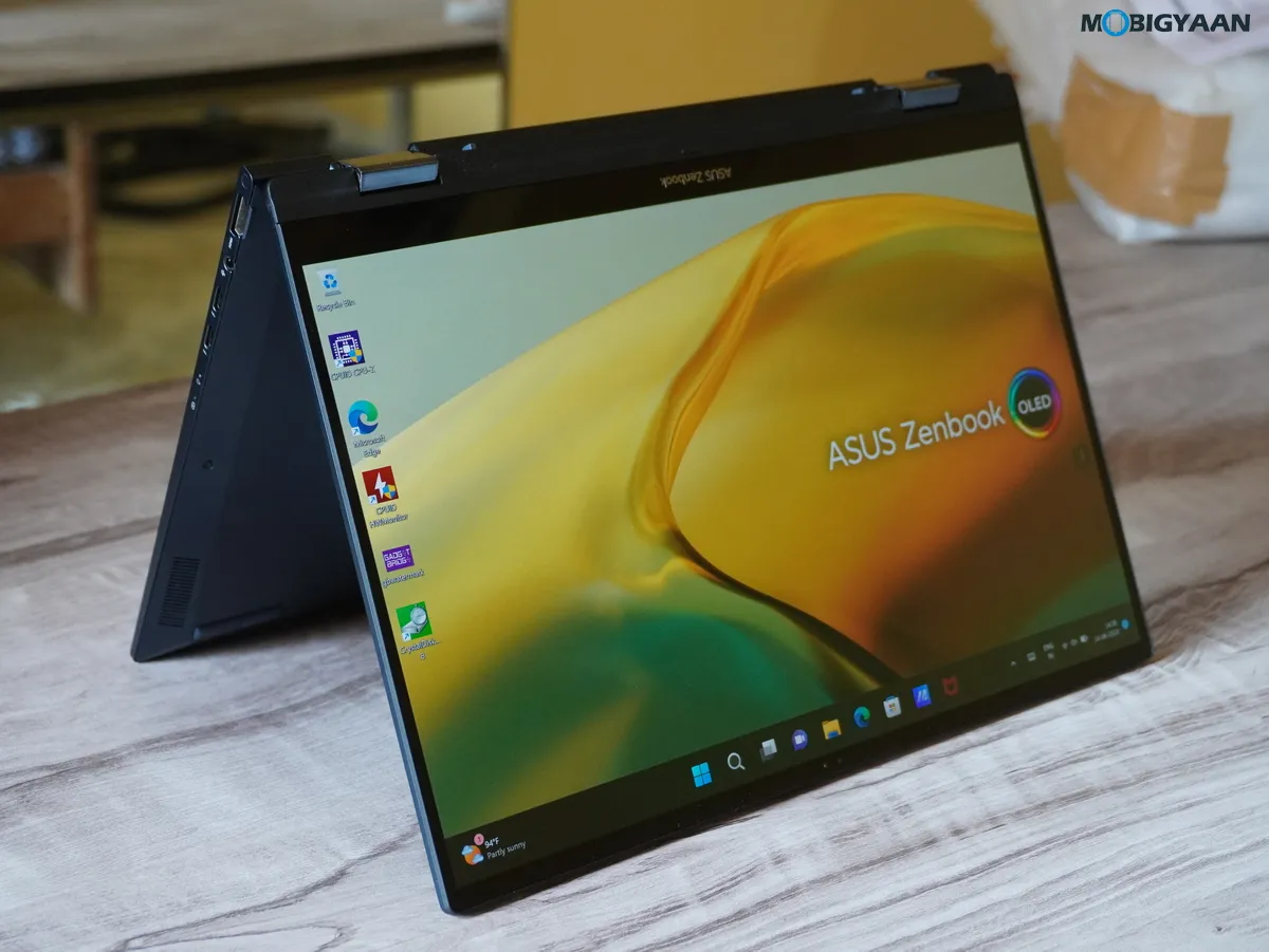 ASUS ZenBook 14 Flip OLED Review Design Display Build 17