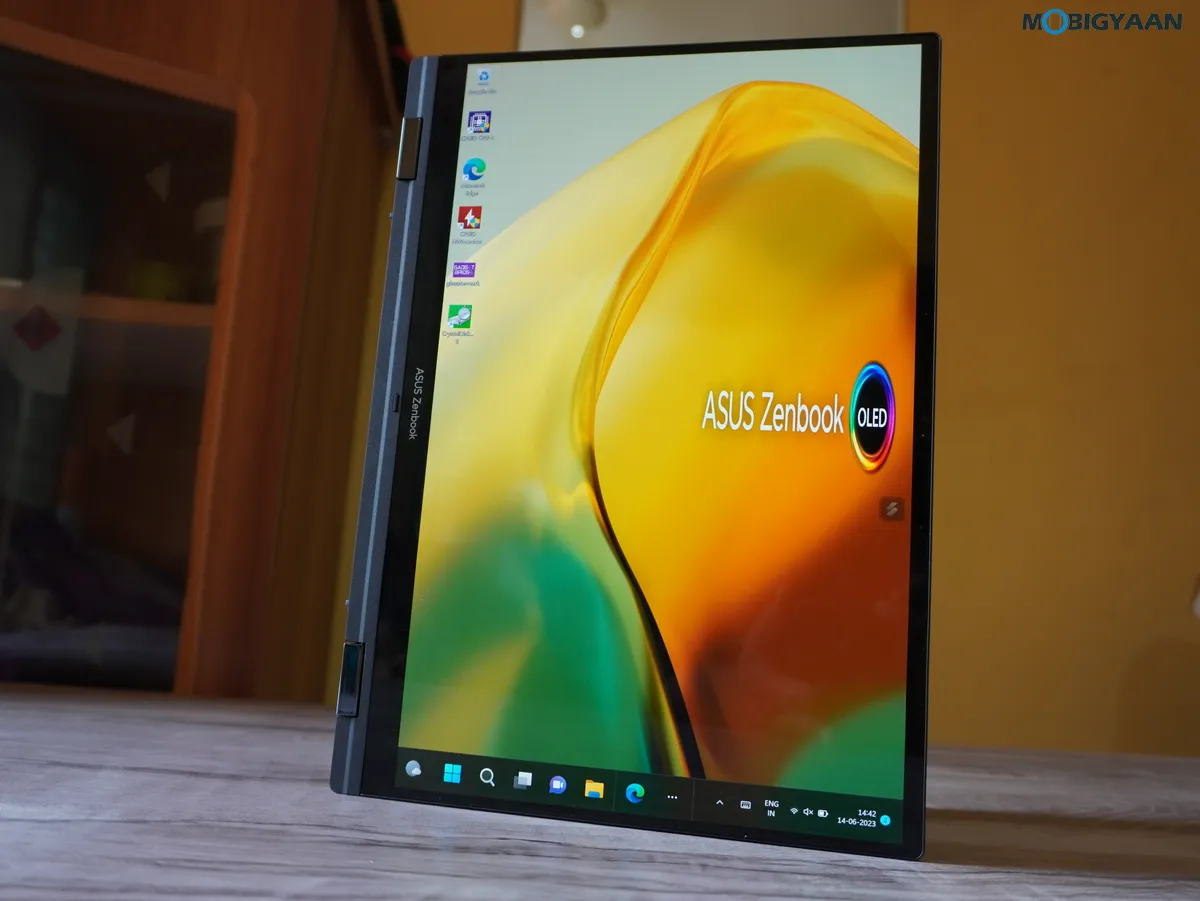 ASUS ZenBook 14 Flip OLED Review Design Display Build 26