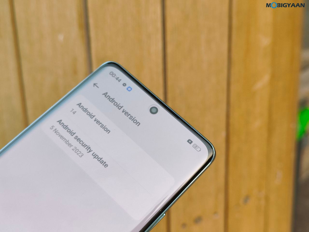 OPPO Reno11 5G Review Design Display Cameras Build Quality 18