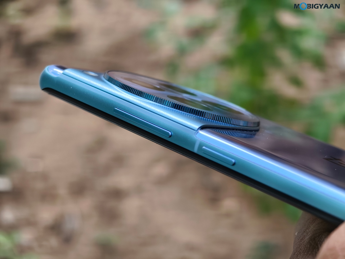 OnePlus 12R Review Design Display Cameras Build Quality 6