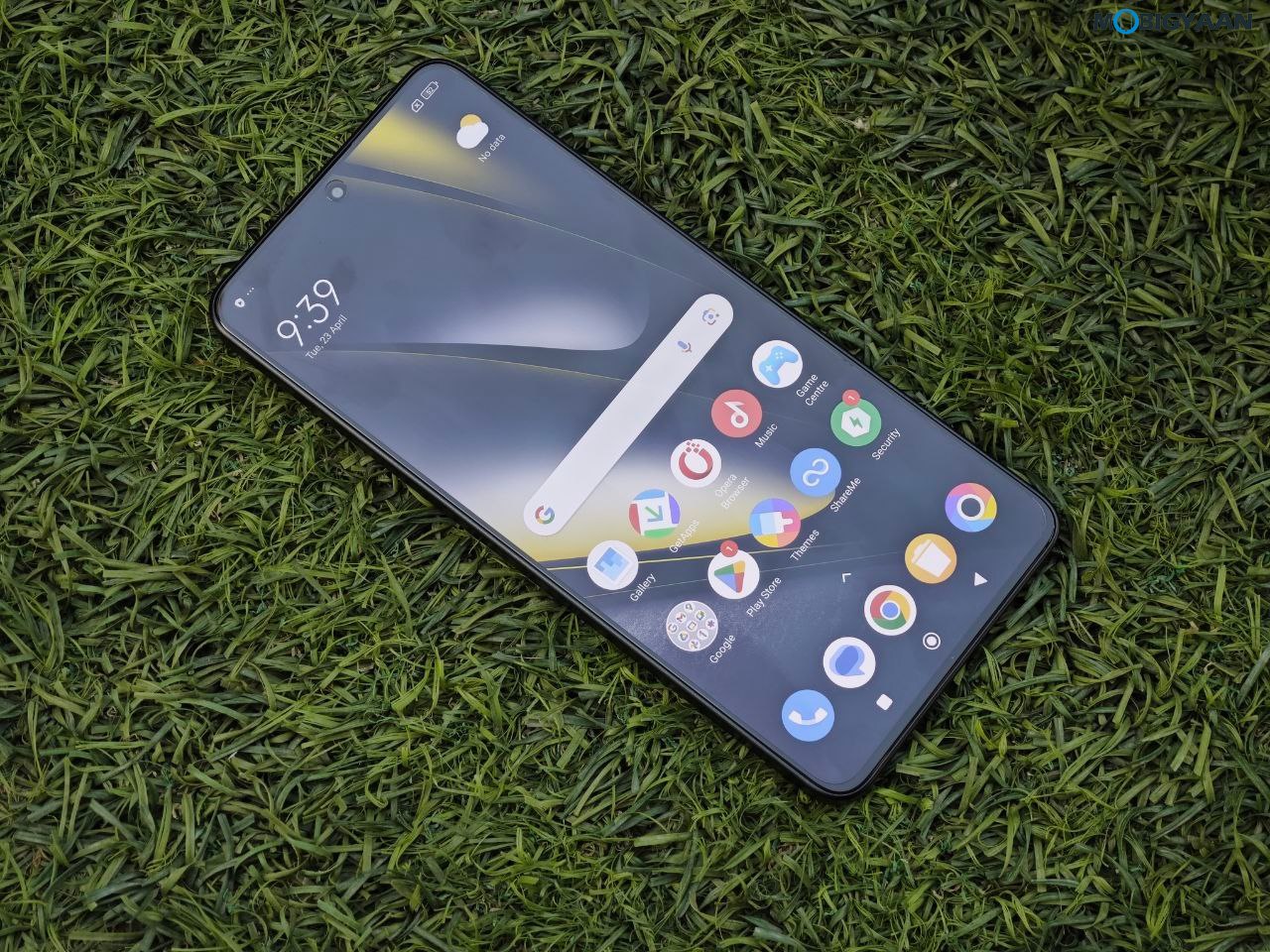 POCO F6 5G Review Design Display Cameras Build Quality 7