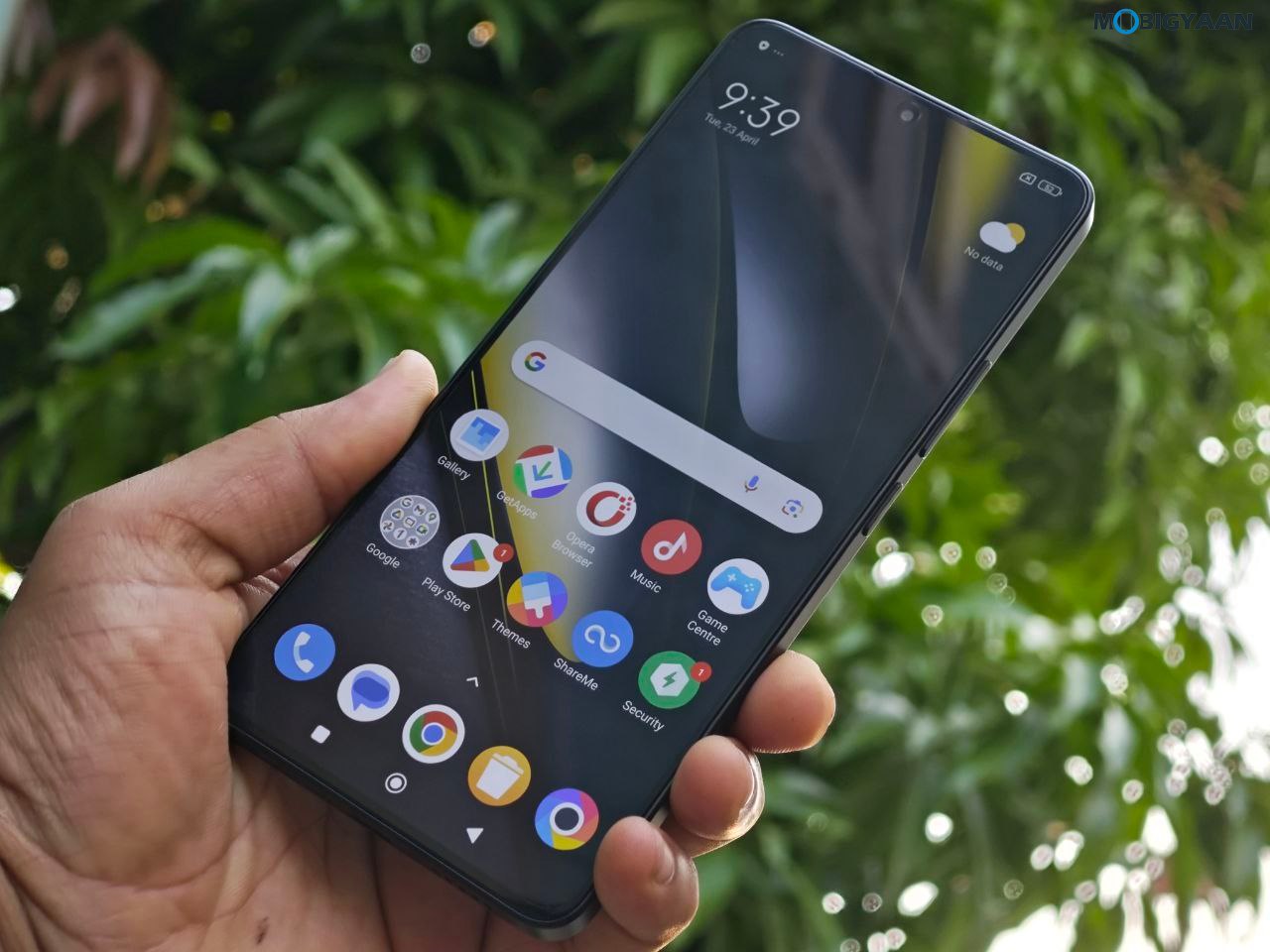 POCO F6 5G Review Design Display Cameras Build Quality 9