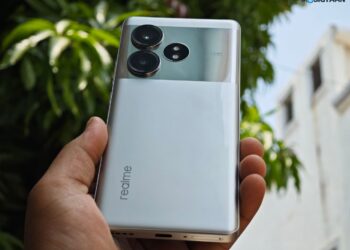 realme GT 6T launched in India at ₹30,999, features Snapdragon 7+ Gen 3, 6000nits 3D curved 8T LTPO AMOLED screen, 120W fast charging, 50MP LYT-600 OIS, 32MP selfie, 5500mAh battery, IP65 design, largest dual VC cooling, NFC security chip, Gorilla Glass Victus 2, and more