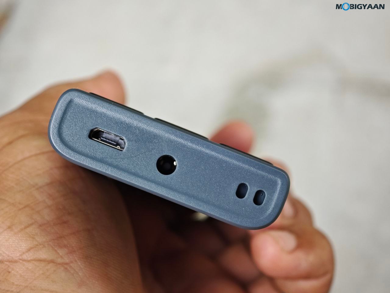 HMD 105 Feature Phone Review 18