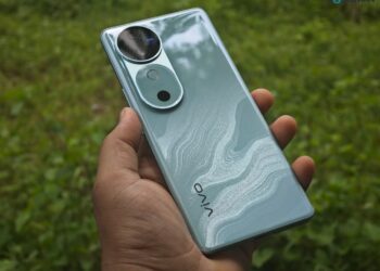 vivo V40 Review – Premium Design | Stunning Display | Top Notch Cameras