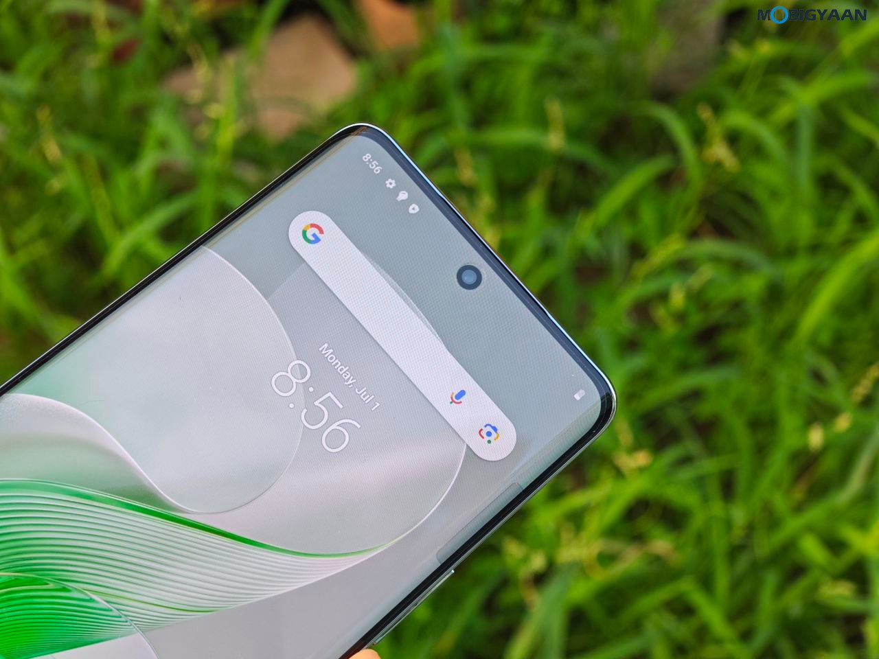 vivo V40e Review Design Display Cameras Build Quality 12 1