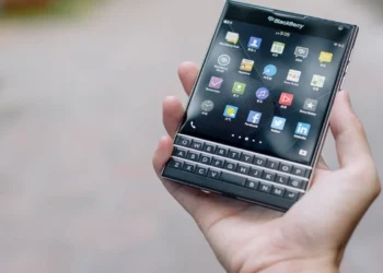 UK startup to revive BlackBerry-style QWERTY phone with modern features