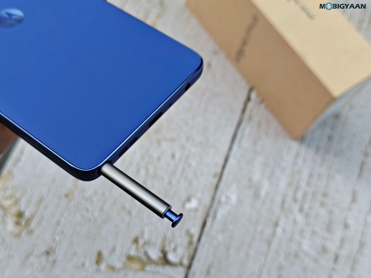 motorola edge 60 STYLUS Review Design Display Cameras Build Quality 10