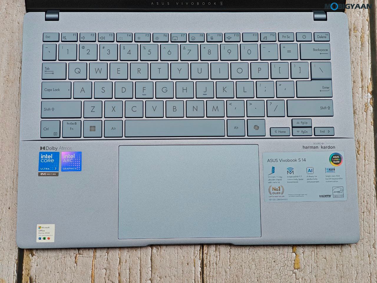 ASUS VIVOBOOK S 14 OLED S5406SA Notebook Review Design Display Build Quality 13