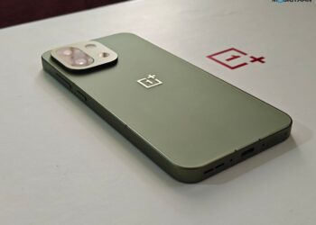OnePlus 13s Review – Smaller Size, Zero Compromise