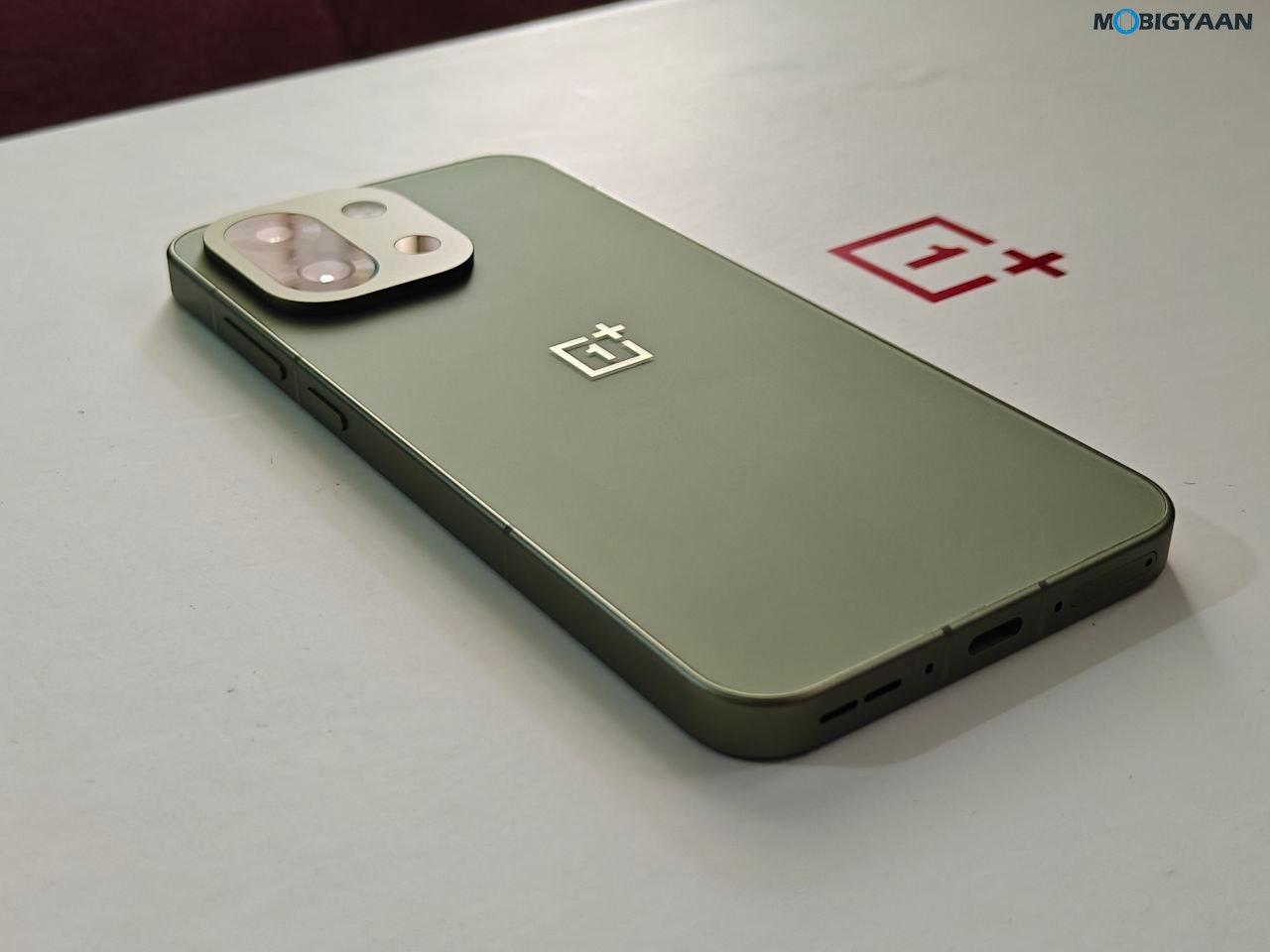 OnePlus 13s Review Design Display Cameras Build Quality 1