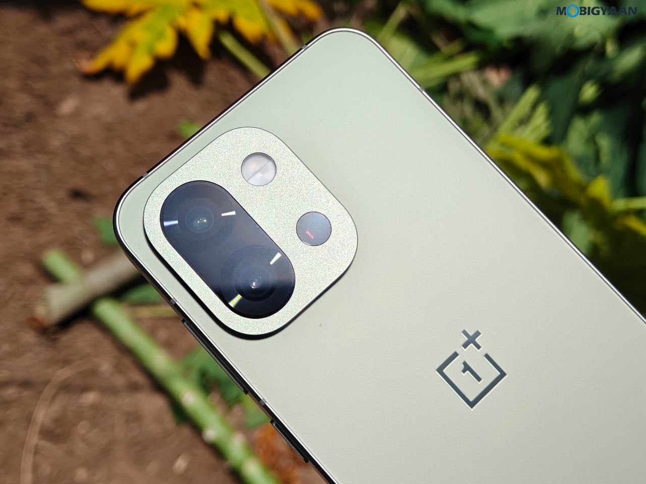 OnePlus 13s Review Design Display Cameras Build Quality 10