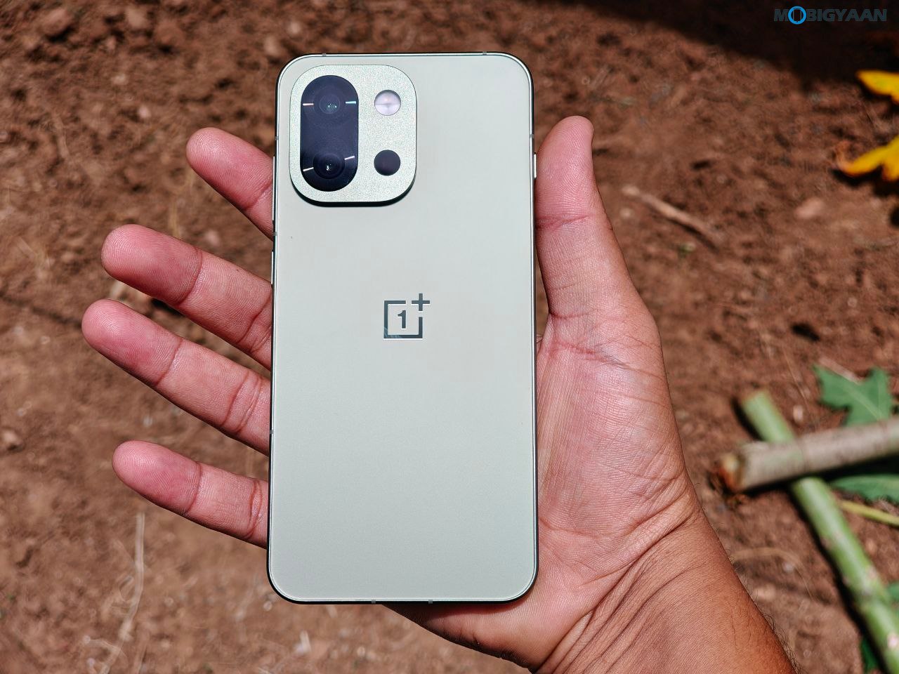 OnePlus 13s Review Design Display Cameras Build Quality 12
