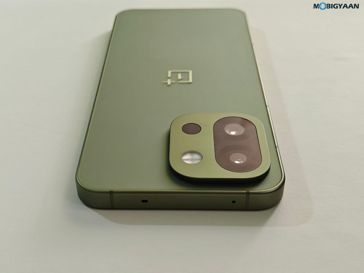 OnePlus 13s Review Design Display Cameras Build Quality 20
