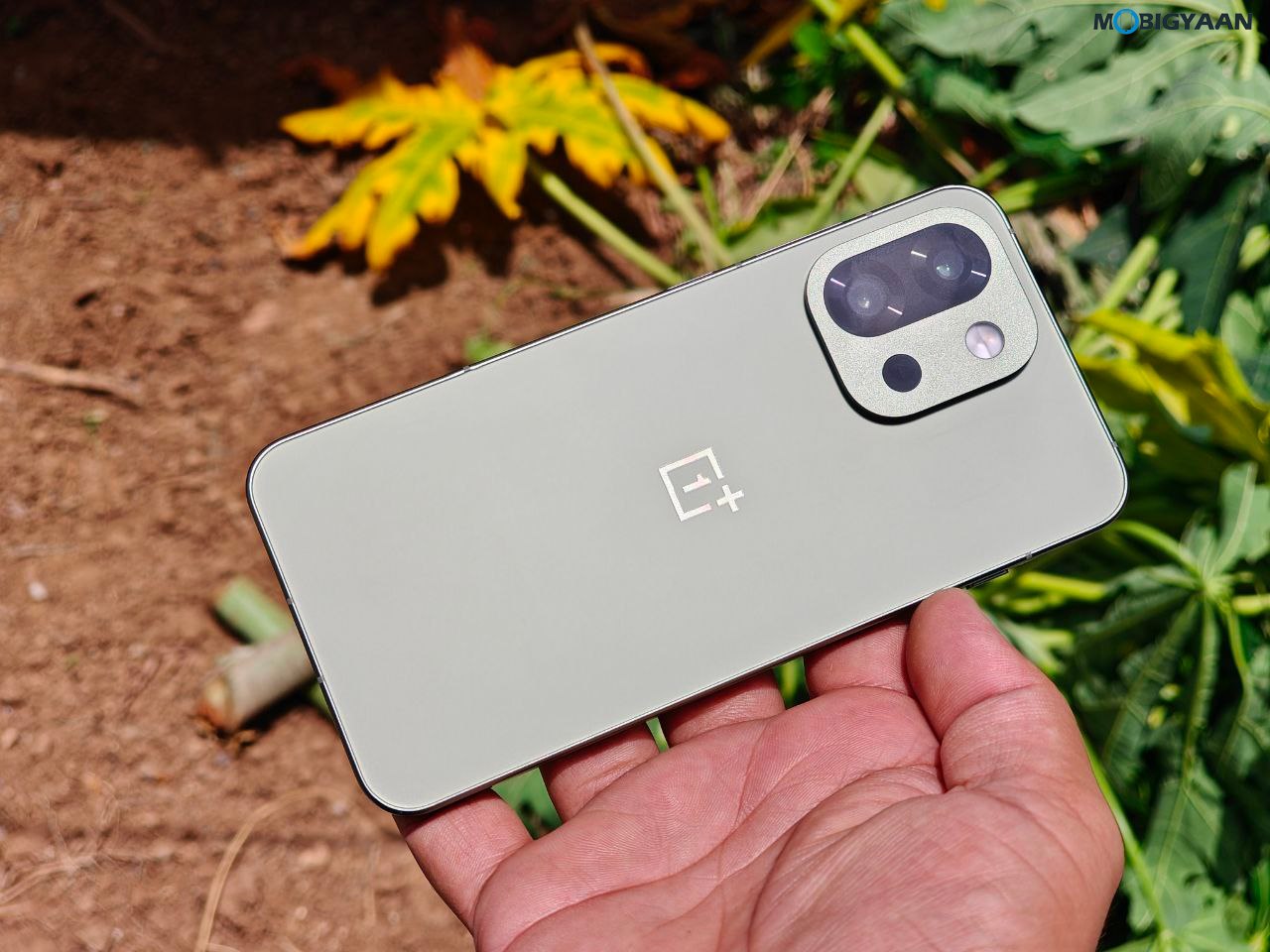 OnePlus 13s Review Design Display Cameras Build Quality 8