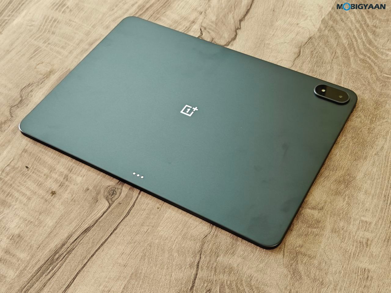 OnePlus Pad 3 Review Design Display Cameras Build Quality 14