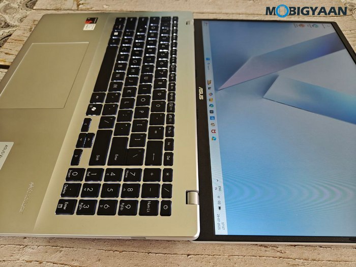 ASUS Vivobook 16 X1607QA Review Design Display Build Quality 7