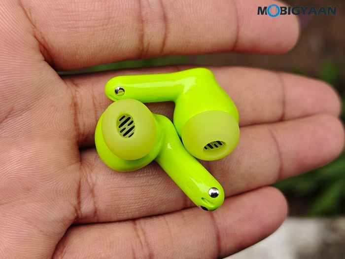 realme Buds T200 Review Design 5