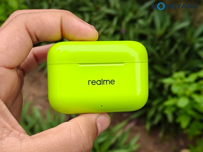 realme Buds T200 Review Design 9