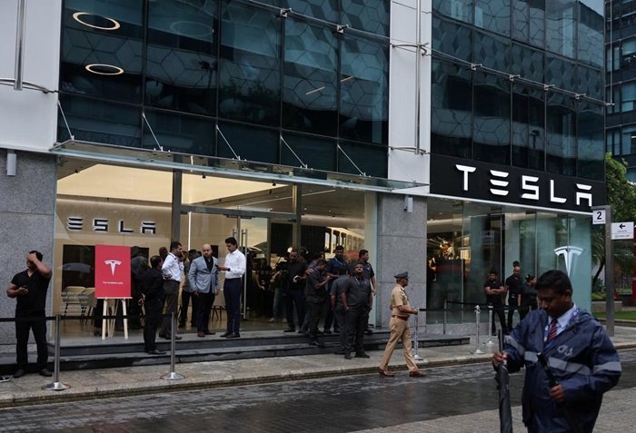 Tesla launches Model Y in India starting at ₹59.9 lakh, opens first showroom in Mumbai 2 Tesla Model Y