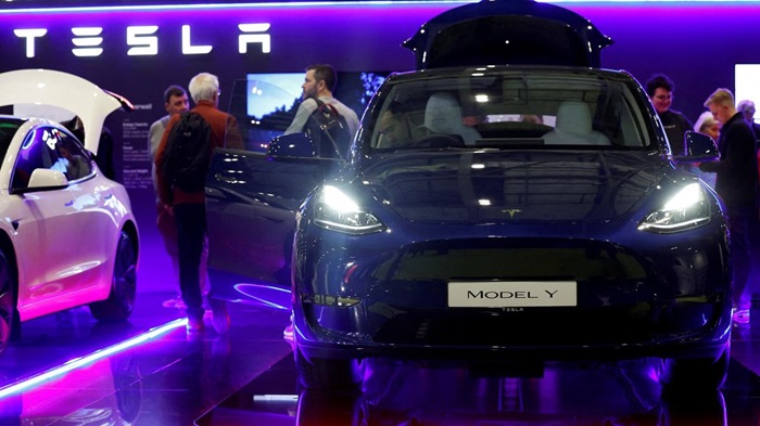 Tesla launches Model Y in India starting at ₹59.9 lakh, opens first showroom in Mumbai 1 Tesla Model Y