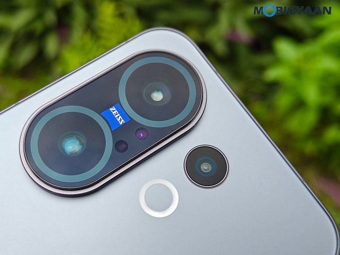 vivo X200 FE Review Design Display Cameras Build Quality 11