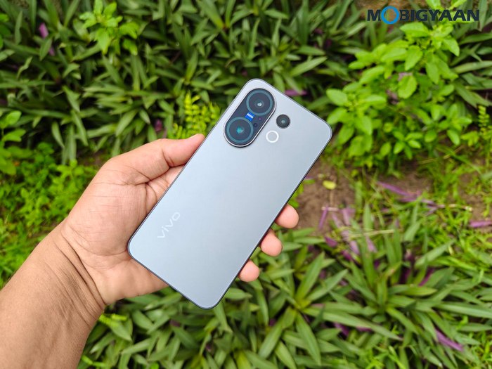 vivo X200 FE Review Design Display Cameras Build Quality 8