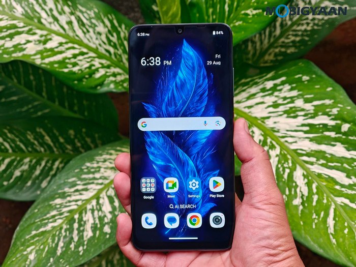 AI Nova 5G Review Design Display Cameras Build Quality 16