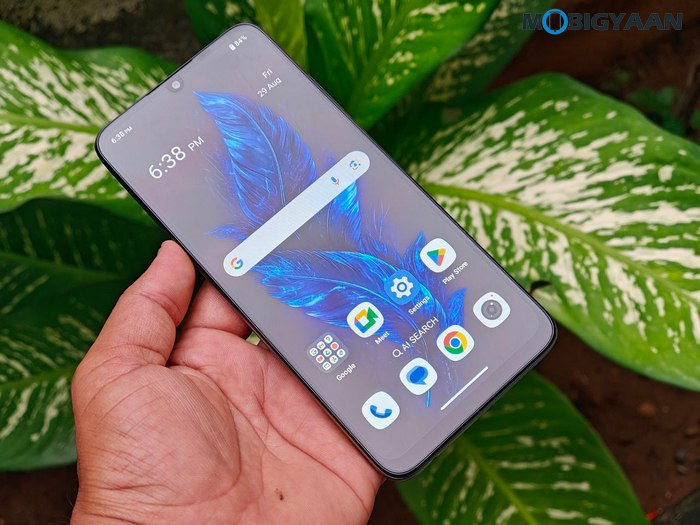 AI Nova 5G Review Design Display Cameras Build Quality 19