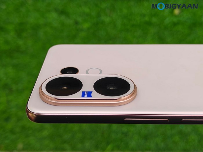 vivo V60 Review Design Display Cameras Build Quality 12