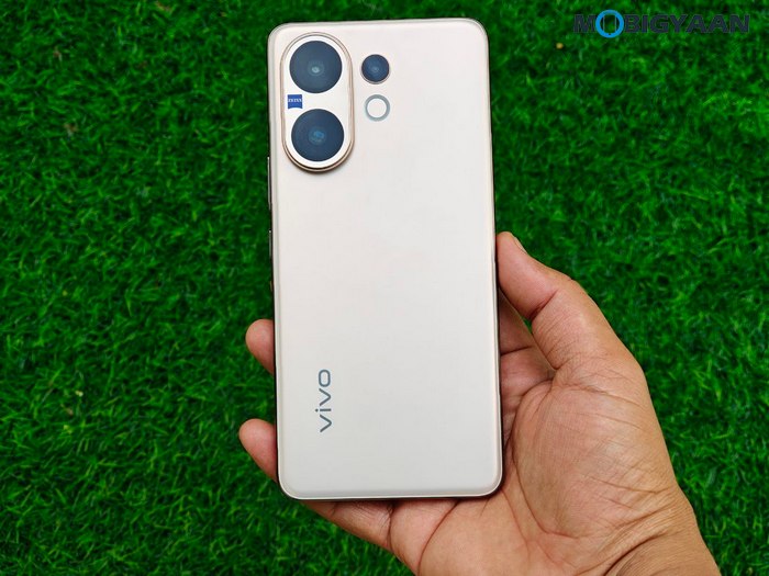 vivo V60 Review Design Display Cameras Build Quality 14