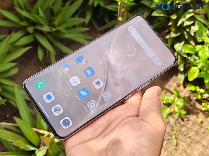 vivo V60 Review Design Display Cameras Build Quality 18