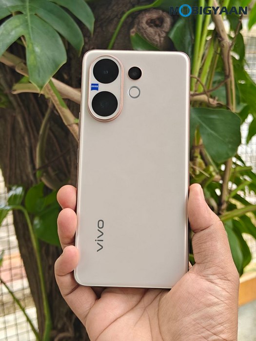 vivo V60 Review Design Display Cameras Build Quality 20