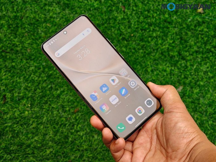 vivo V60 Review Design Display Cameras Build Quality 22