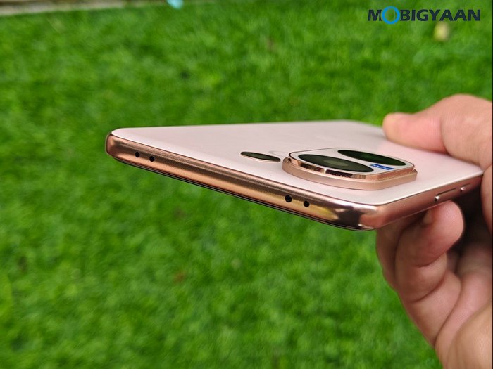 vivo V60 Review Design Display Cameras Build Quality 24