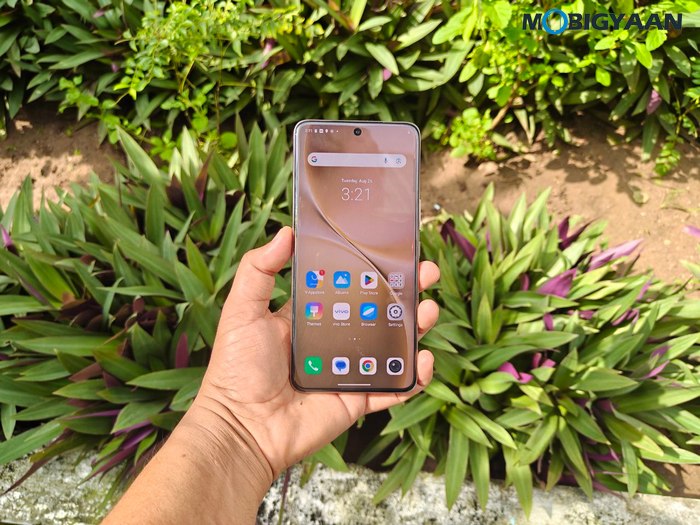 vivo V60 Review Design Display Cameras Build Quality 3