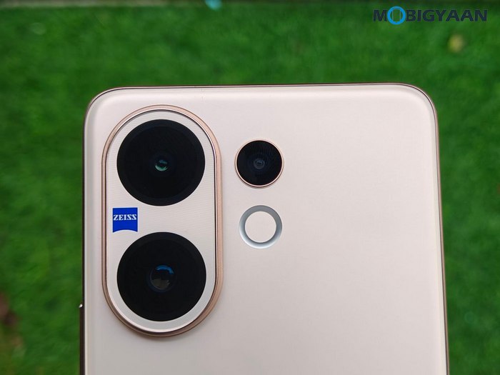 vivo V60 Review Design Display Cameras Build Quality 9