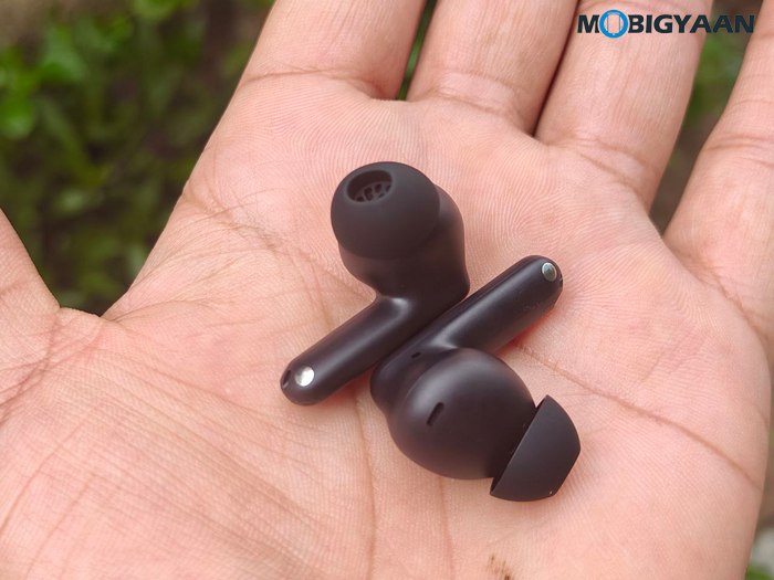 OnePlus Buds 3r Review Design 13