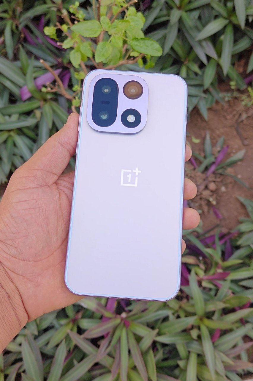 OnePlus 15 Review Design Display Camera Build Quality 16