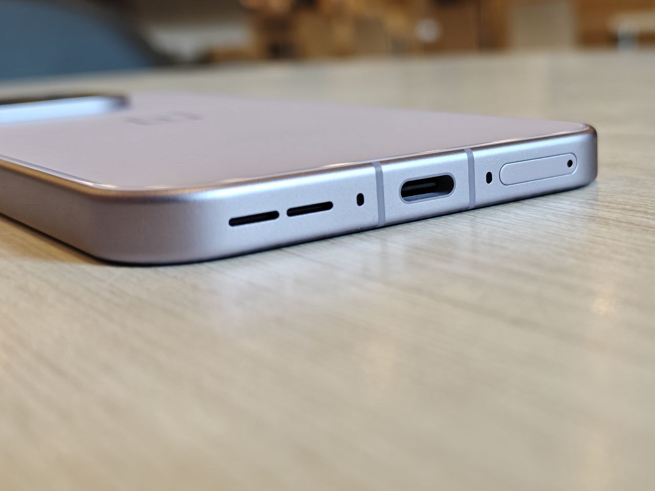 OnePlus 15 Review Design Display Camera Build Quality 2